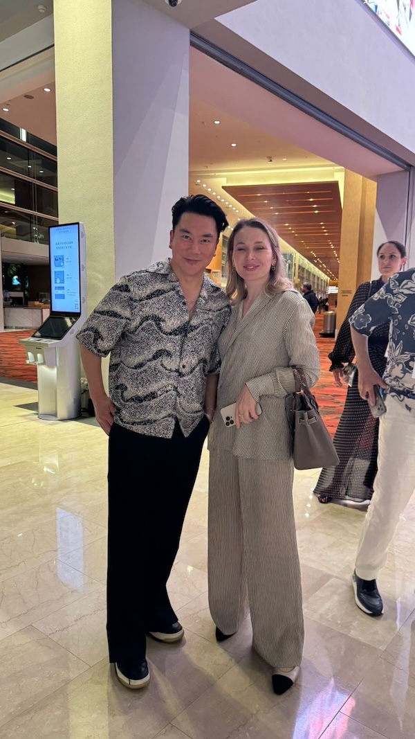 Амина Гаджигороева и Чиа Чи Као, известный пластический хирург из Калифорнии